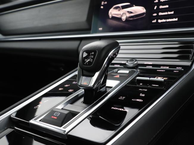 PORSCHE Panamera Photo 19