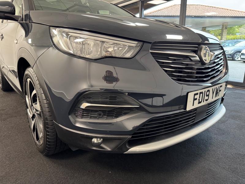 Vauxhall Grandland X Photo a3beed58-c776-435b-a546-b93c5327299f.jpg