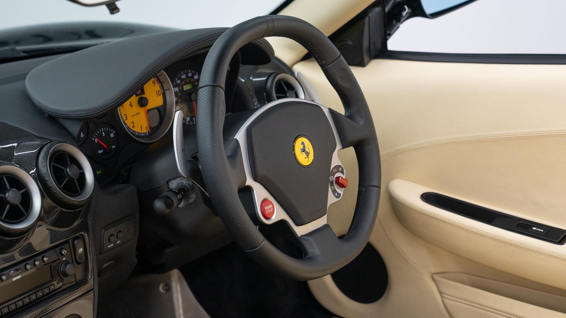 Ferrari F430 Photo a3cb30a4-aa72-4ade-8f1d-b161dbe73137.jpg