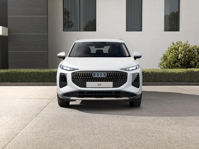AUDI  Q3 SUV Photo 2