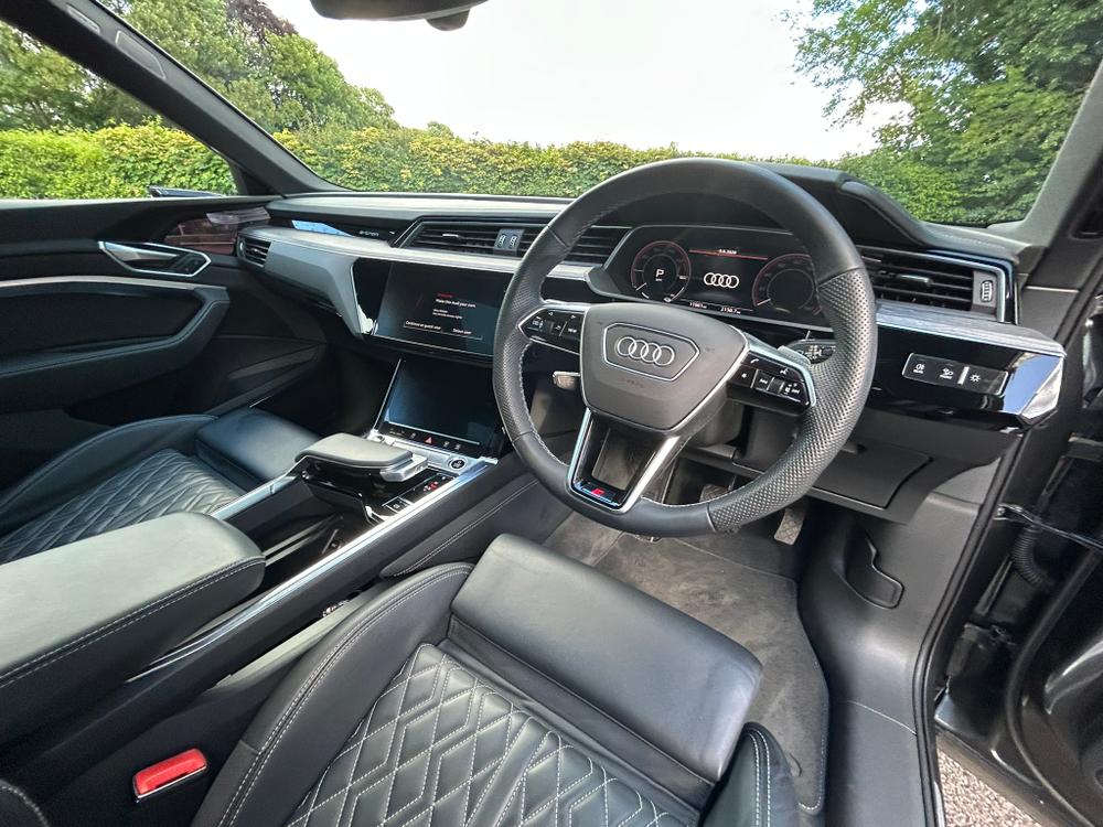 Used Audi e-tron HG72KVC 24