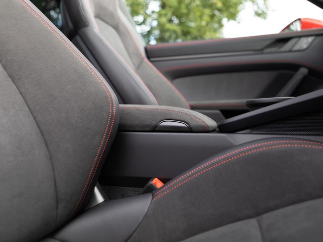 PORSCHE 911 Photo 11