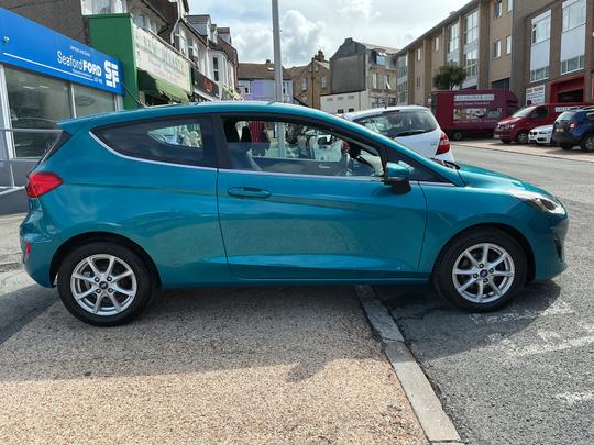Ford Fiesta Photo 5
