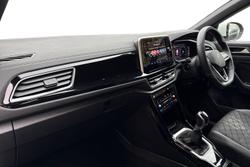 VOLKSWAGEN T-Roc Photo 2