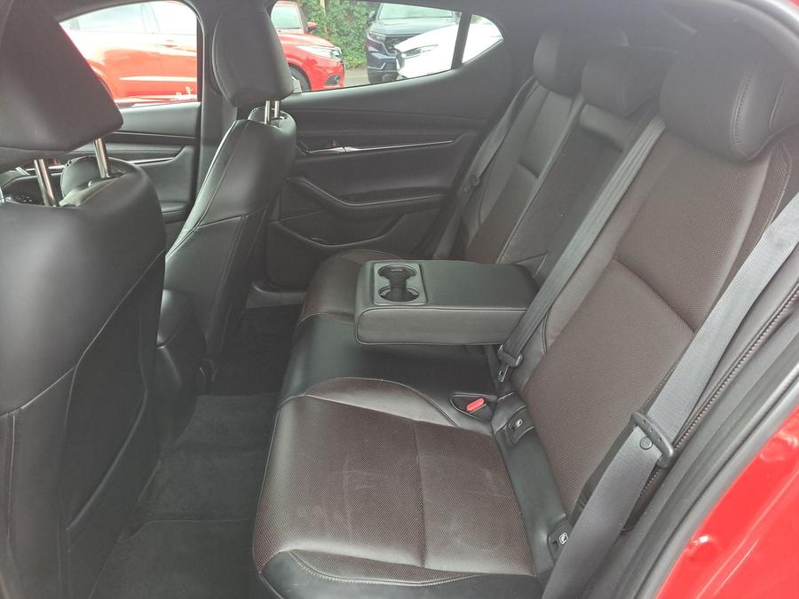 Mazda Mazda3 Photo a3f74359-4b0d-40ed-ae18-d9a10a2a9644.jpg
