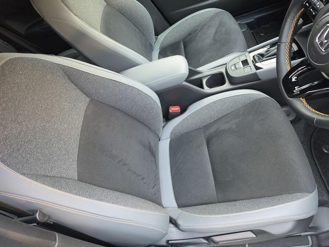 Honda Jazz Photo a3facf84-d077-46b6-b9d7-34ba5c56a6a1.jpg