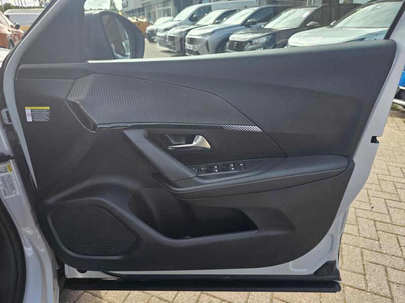 2025 75 PEUGEOT 2008