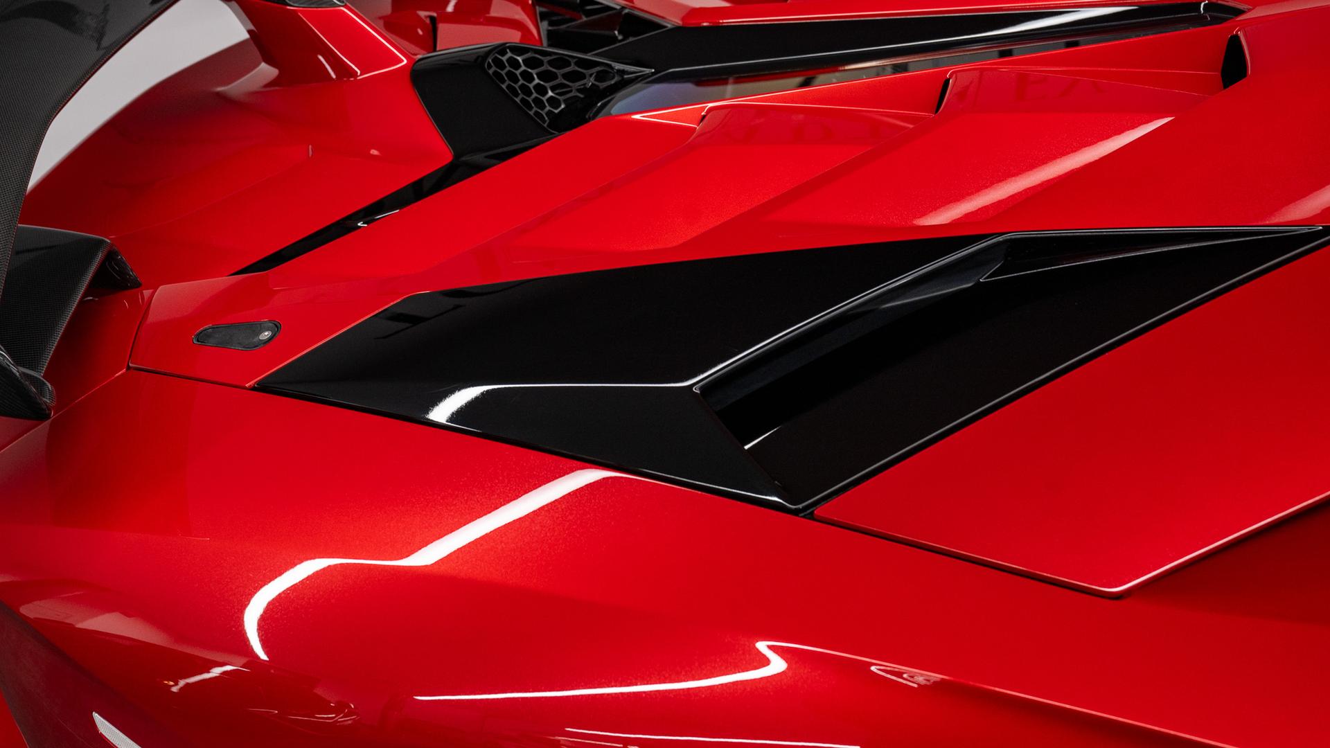 LAMBORGHINI Aventador Photo a415918b-9b7d-477e-82f5-1b6c57814ef2.jpg