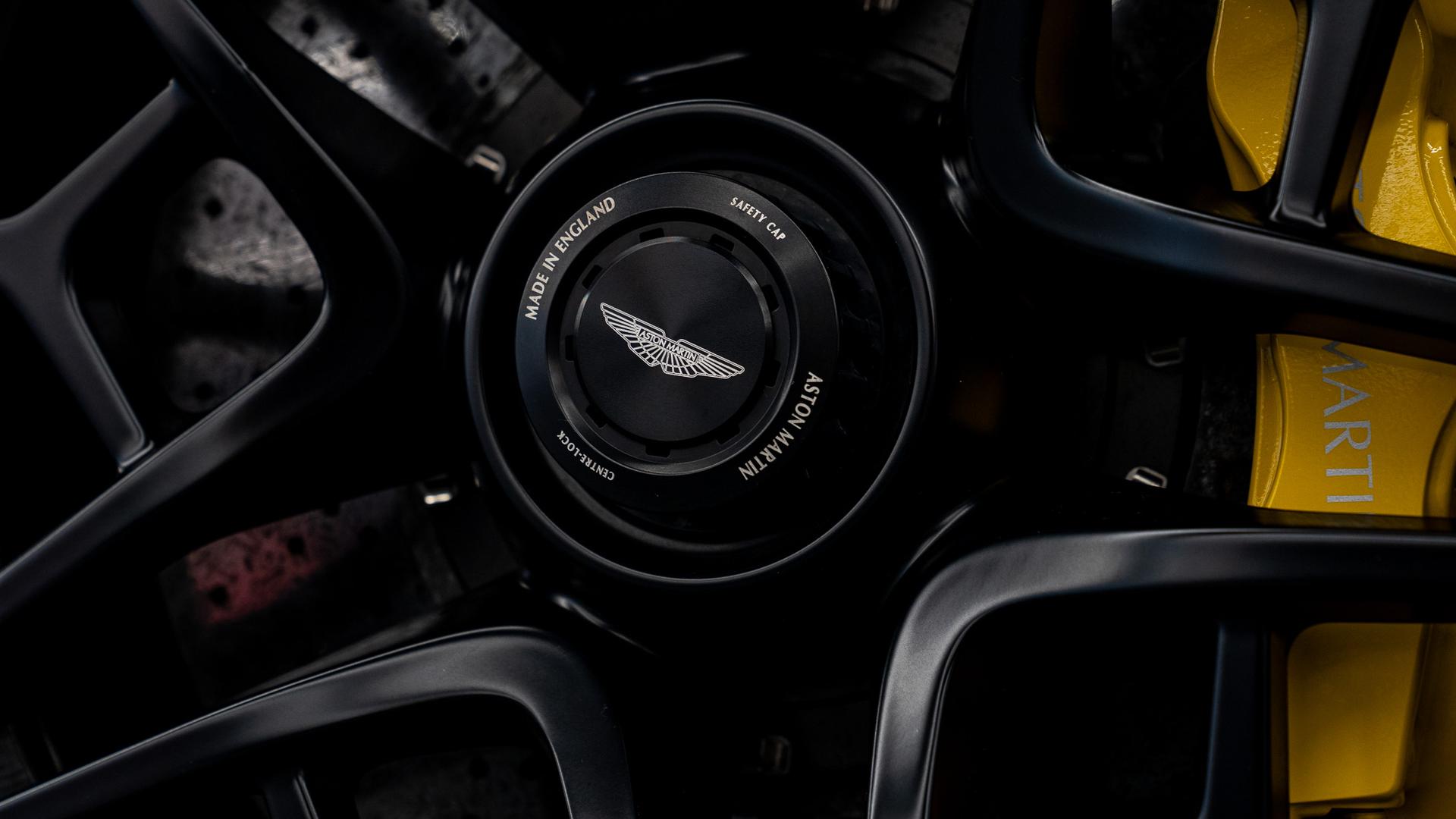 Aston Martin Vantage Photo a41628ce-ede7-4406-a7d1-4aa6194579aa.jpg