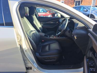 Mazda CX-30 Photo 9