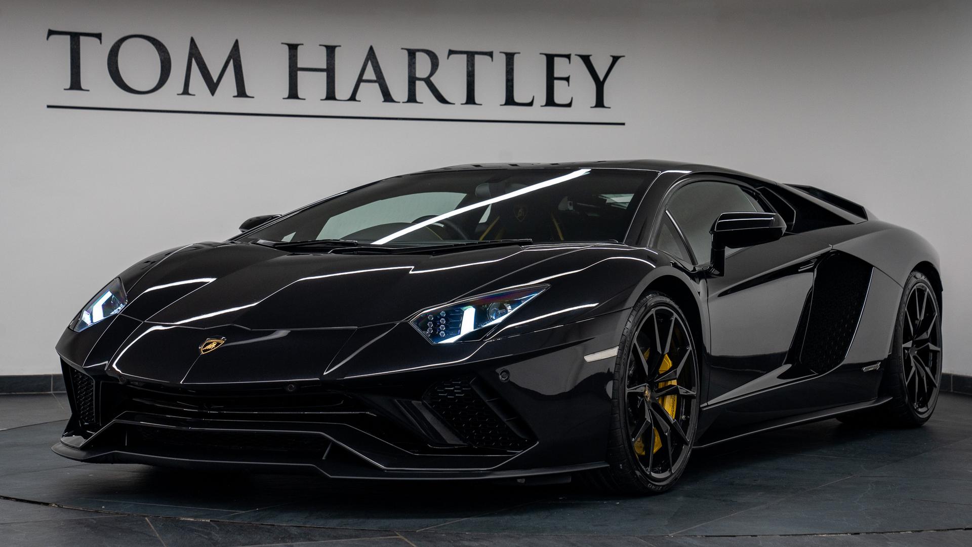 LAMBORGHINI Aventador Photo a425ed2a-9417-45b8-8a67-1133521ad811.jpg