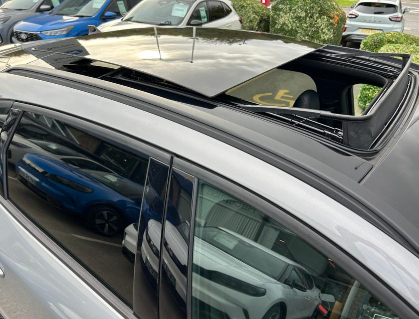Ford Kuga Photo a42be4b3-45db-4744-bbd2-77cb48836c43.jpg