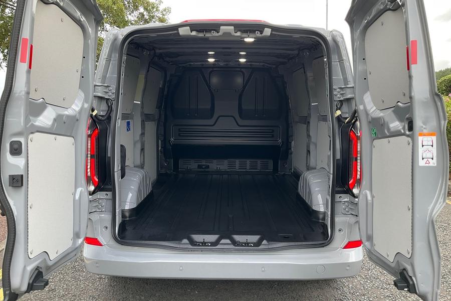 Ford E-TRANSIT CUSTOM Photo a42e0a0c-376a-445d-bdf6-c801a7779cf4.jpg