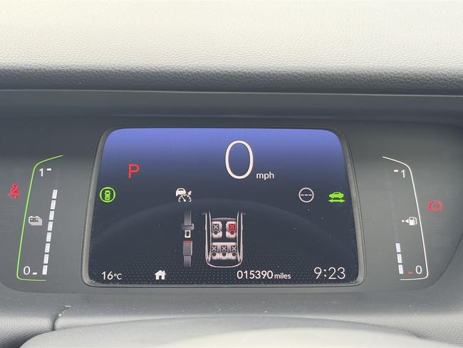 Honda Jazz Photo a447bfdc-9ffd-4b21-afa7-bf90917c999e.jpg