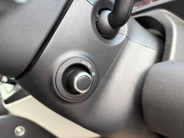 Land Rover Defender 110 Photo a451a7a6-a48b-499c-a907-6cb30f75805f.jpg