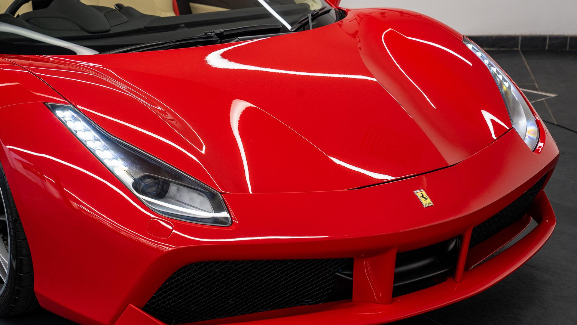Ferrari 488 Photo a458a924-eaca-42b4-8a37-d99dafdd60f4.jpg