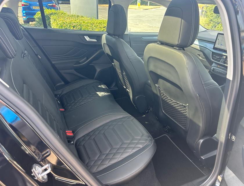 Ford Focus Photo a4595c7b-7e4c-4d27-a9a1-a365caefe6b8.jpg