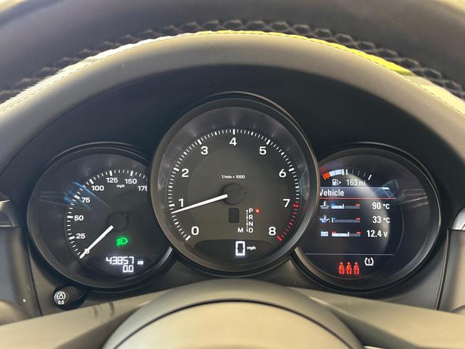 PORSCHE Macan Photo 16
