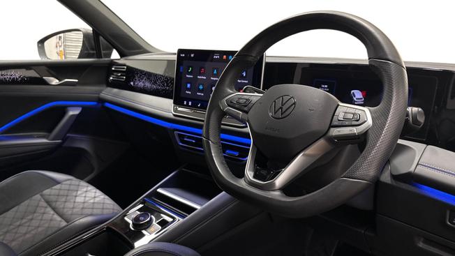 VOLKSWAGEN Tiguan Photo 6