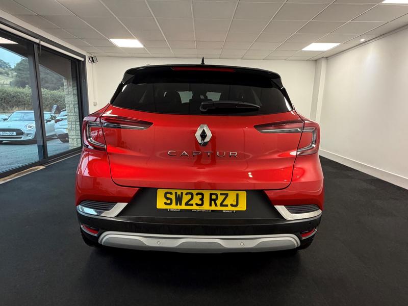 Renault Captur Photo a4a85551-462d-4273-a5e8-1ca7dcbb00f5.jpg