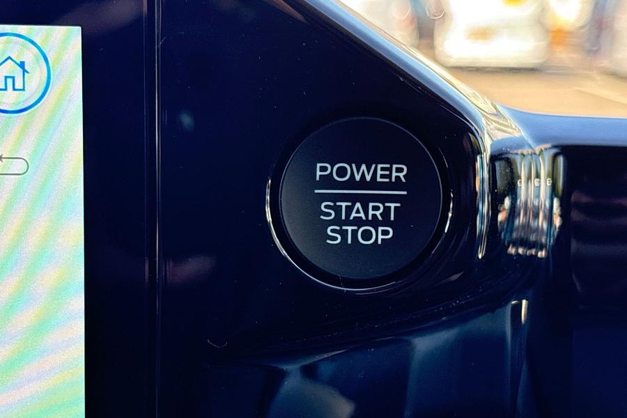 Ford TRANSIT CUSTOM Photo a4b662fe-0a46-4b5f-810e-1dabae922fb4.jpg