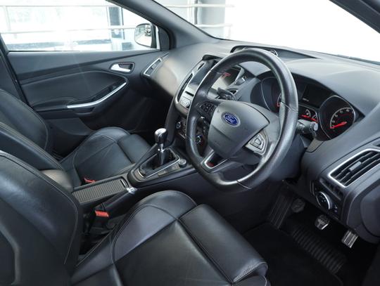 Ford Focus Photo a4b6cefe-ab08-484c-84a7-dcee3471f541.jpg