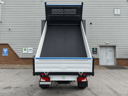 Mercedes-Benz Sprinter Photo 18