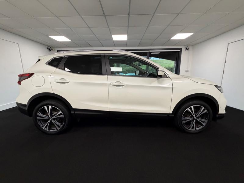 Nissan Qashqai Photo a4d0a929-e3cb-40cd-8bb8-e8ebc7b69274.jpg