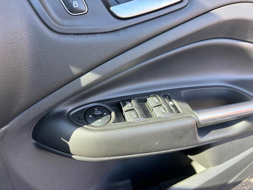 Ford Kuga Photo a4d287e8-c369-4f3a-b5be-e26139c12477.JPEG