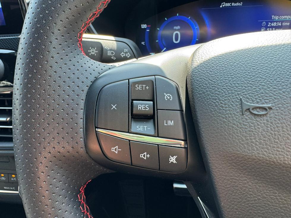 Ford Kuga Photo a4d9c6e7-2f90-47dc-b6e0-f7dc777ecead.JPEG