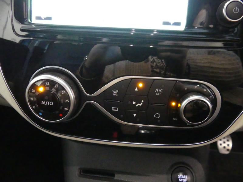 Renault Captur Photo a4e661e7-b393-4248-9feb-300d2036a3b2.jpg