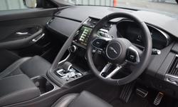 Jaguar E-PACE Photo 2
