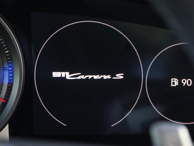 PORSCHE 911 Photo 32