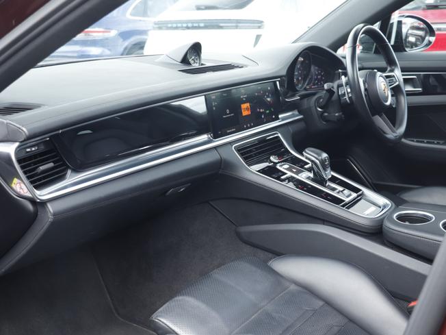 PORSCHE Panamera Photo 41