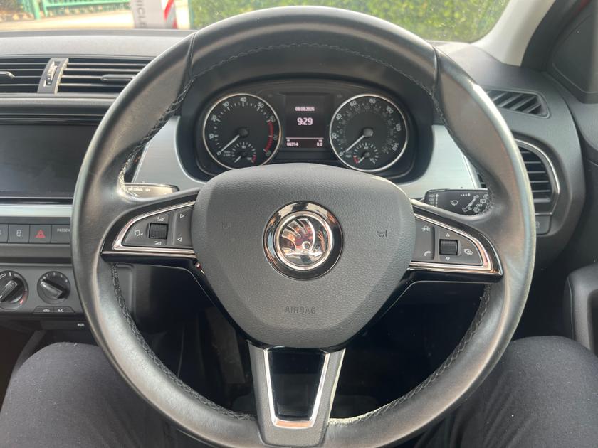 Skoda Fabia Photo a519b7ac-b95e-463d-9d35-8d621804d164.jpg