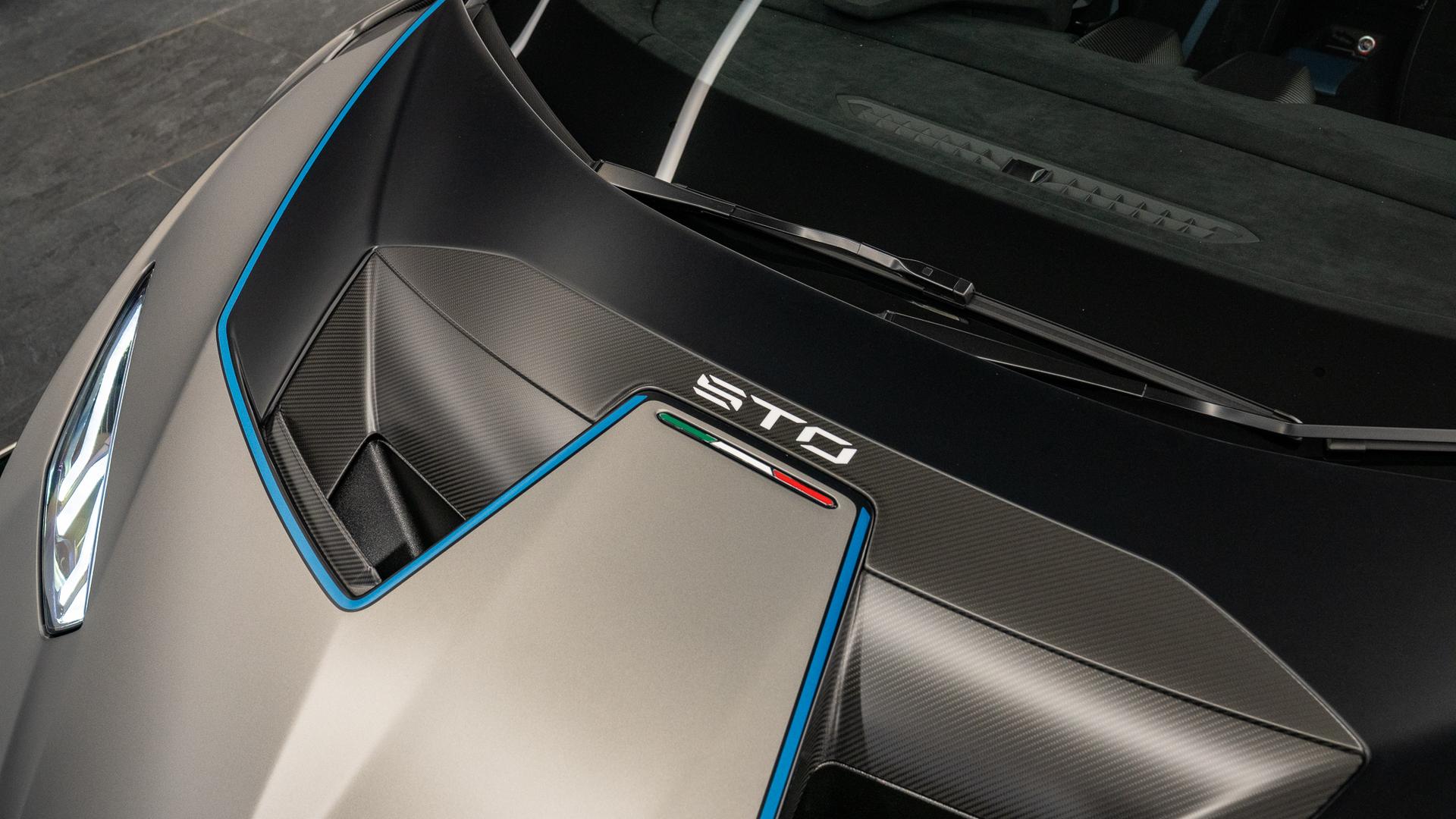 LAMBORGHINI Huracan Photo a51d8f1c-c17d-4064-82de-cc29d45f896a.jpg