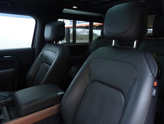 Land Rover Defender 90 Photo a527eec1-929c-4eee-a976-5120b4d7e7f0.jpg
