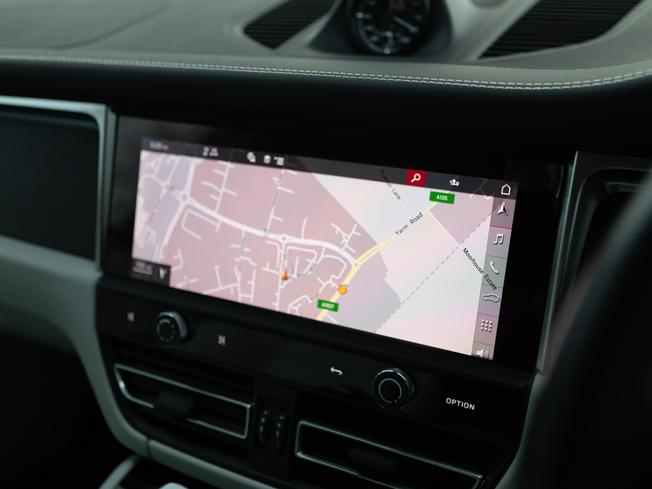 PORSCHE Macan Photo 17