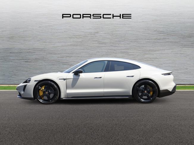 PORSCHE Taycan Photo 4