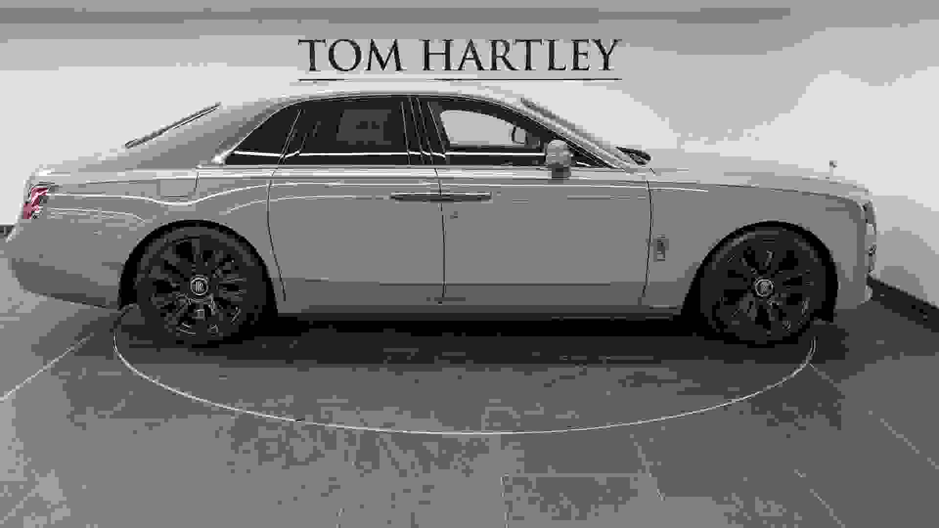 Rolls-Royce GHOST Photo a53aa62a-b303-438c-a43b-af9f4feb5408.jpg