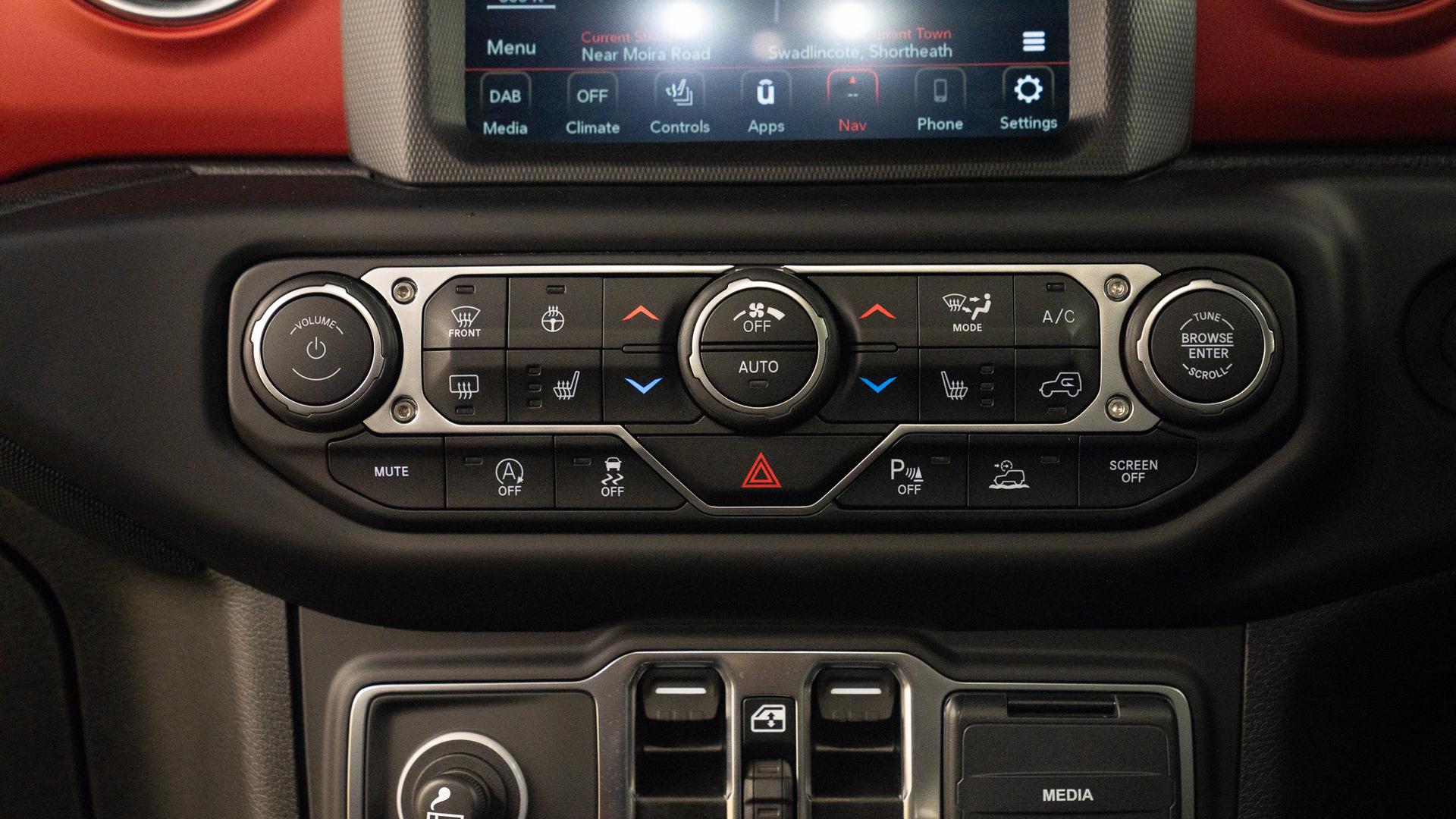 Jeep WRANGLER Photo a53d6615-d6e8-4359-b2d6-1aff6cf0cb12.jpg