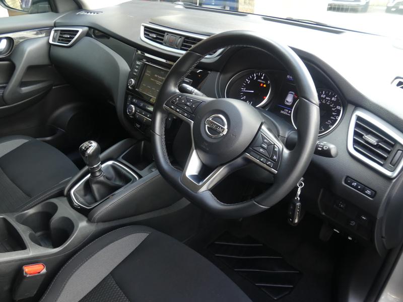 Nissan Qashqai Photo a54e864b-311f-4ff8-b481-fe648064aceb.jpg