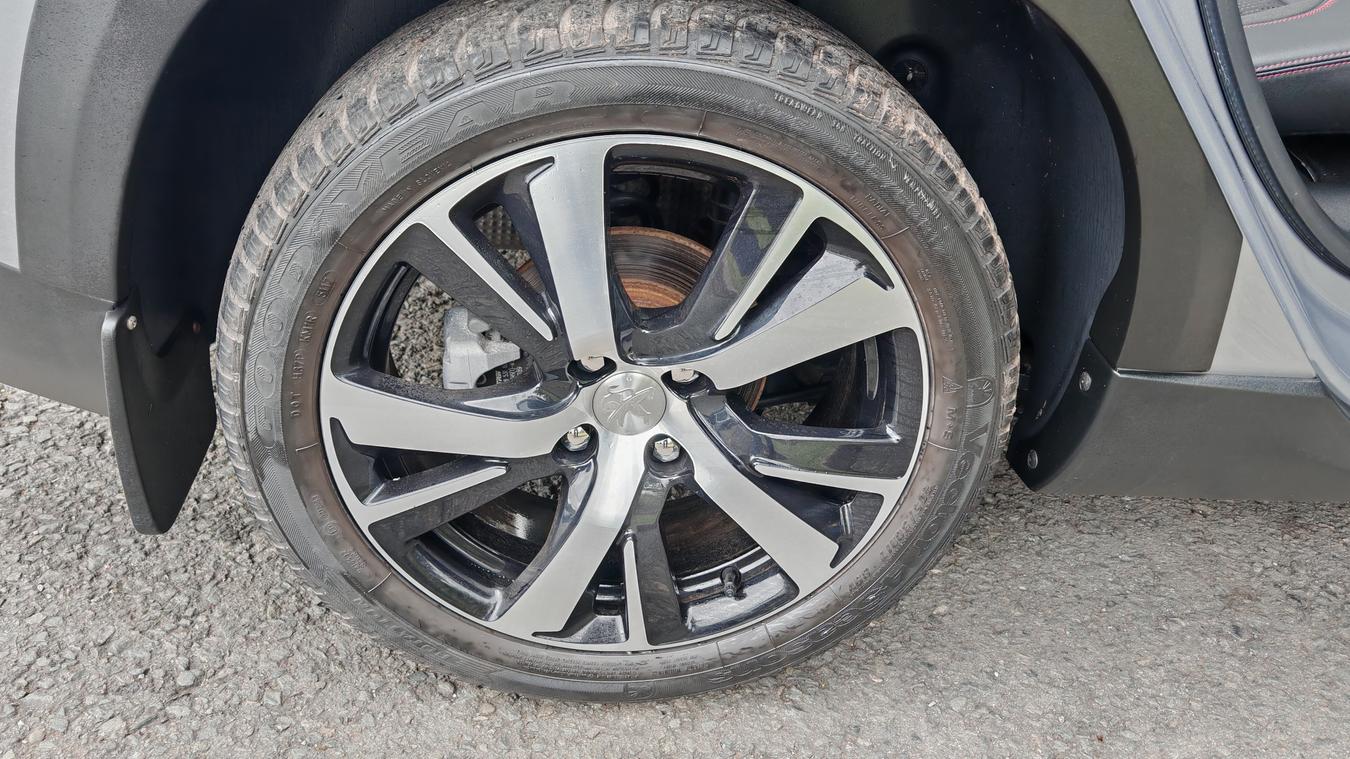 Used Peugeot 2008 P500SUV 38