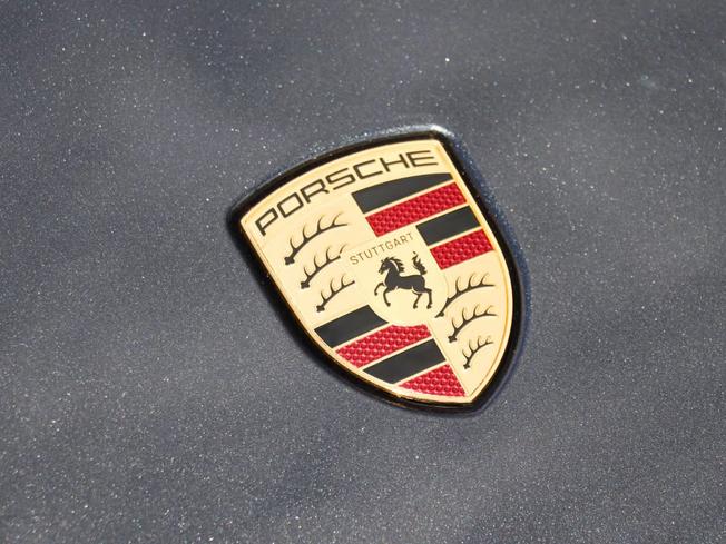 PORSCHE Taycan Photo 9