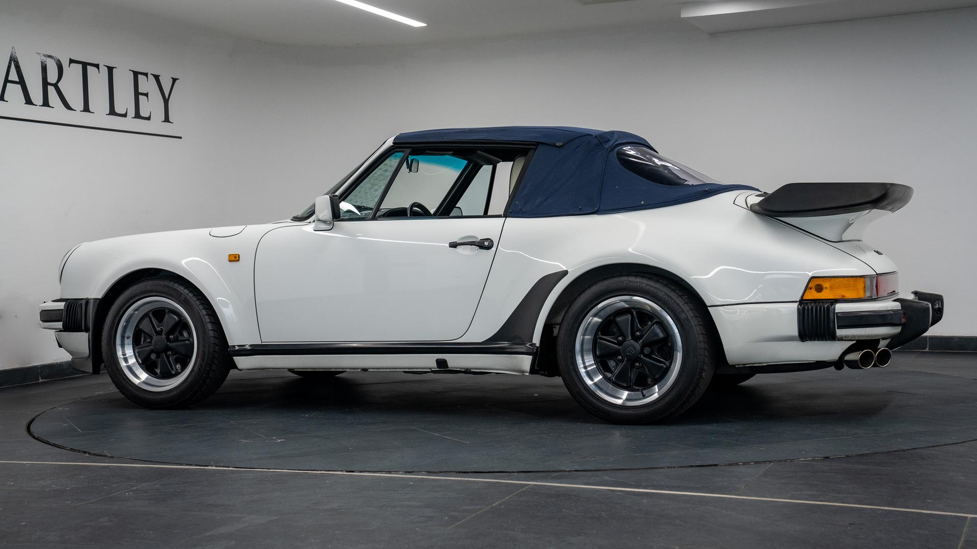 Porsche 911 Photo a57e7afd-e384-4a10-a77b-dbc1f94dd3e4.jpg