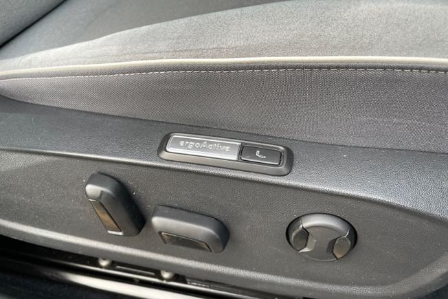 VOLKSWAGEN ID.3 Photo 37