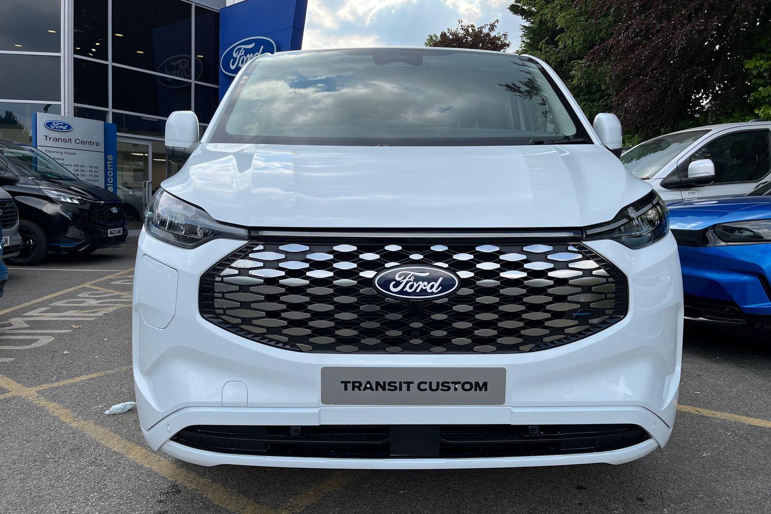 Ford E-TRANSIT CUSTOM Photo 31