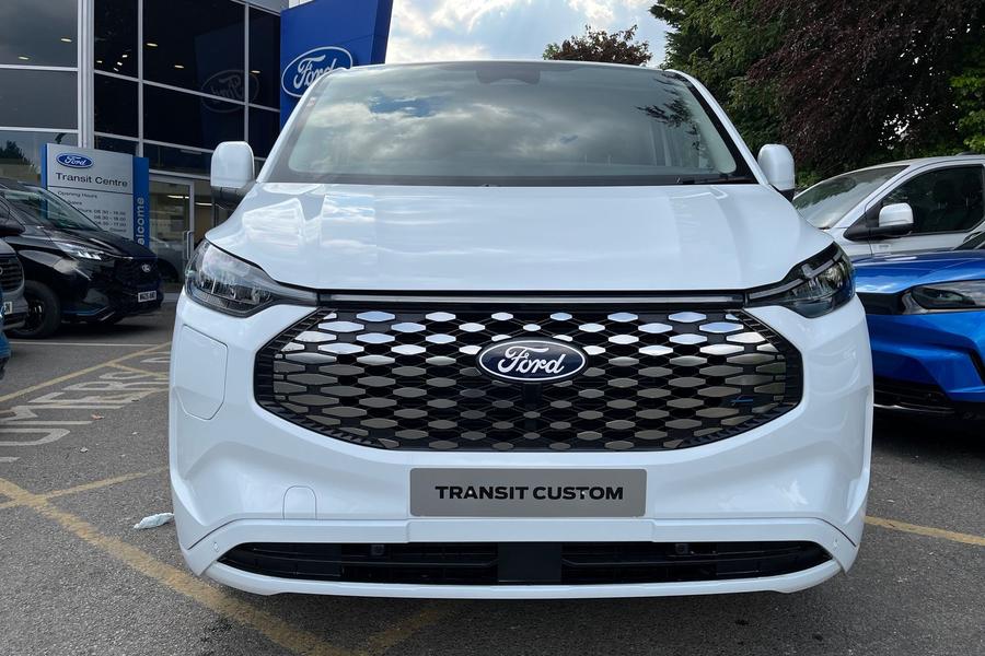 Ford E-TRANSIT CUSTOM Photo a58f3fc6-920b-4616-9994-1d247eefc067.jpg