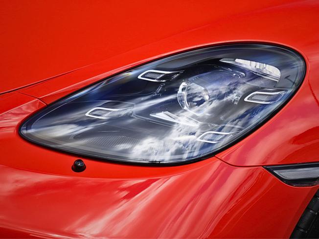 PORSCHE 718 Cayman Photo 8