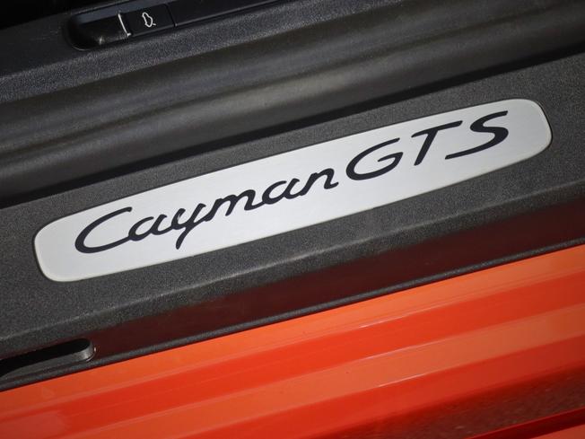 PORSCHE 718 Cayman Photo 19